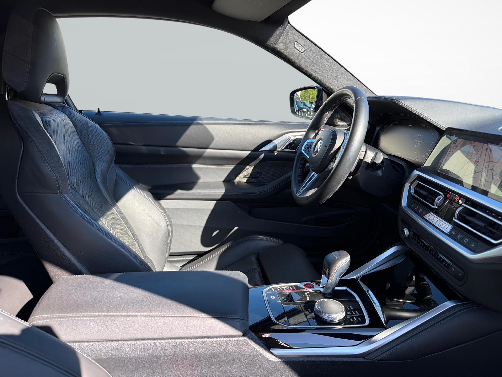 BMW M4 Competition xDrive Coupé-image-18