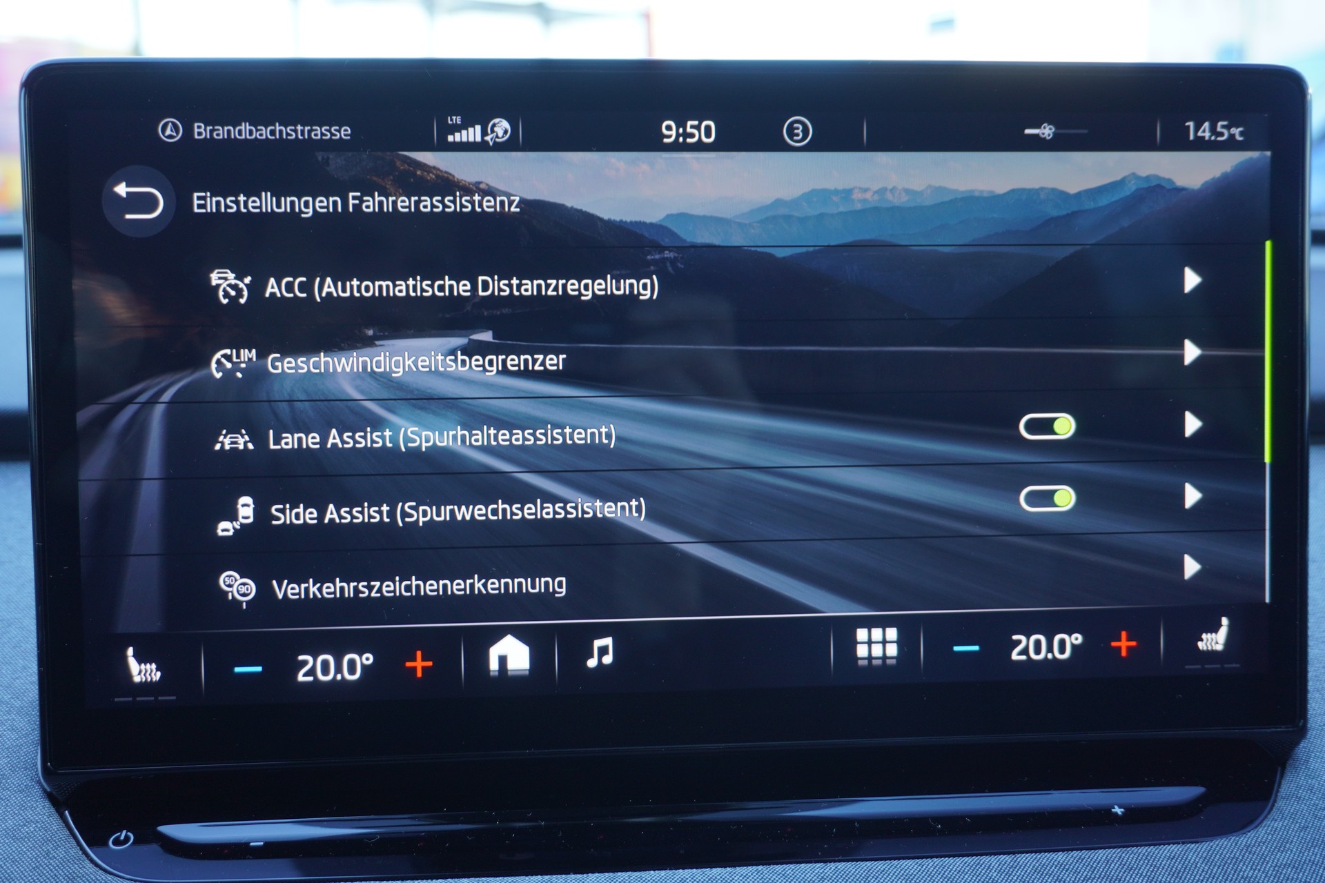 SKODA Enyaq iV 80-image-21