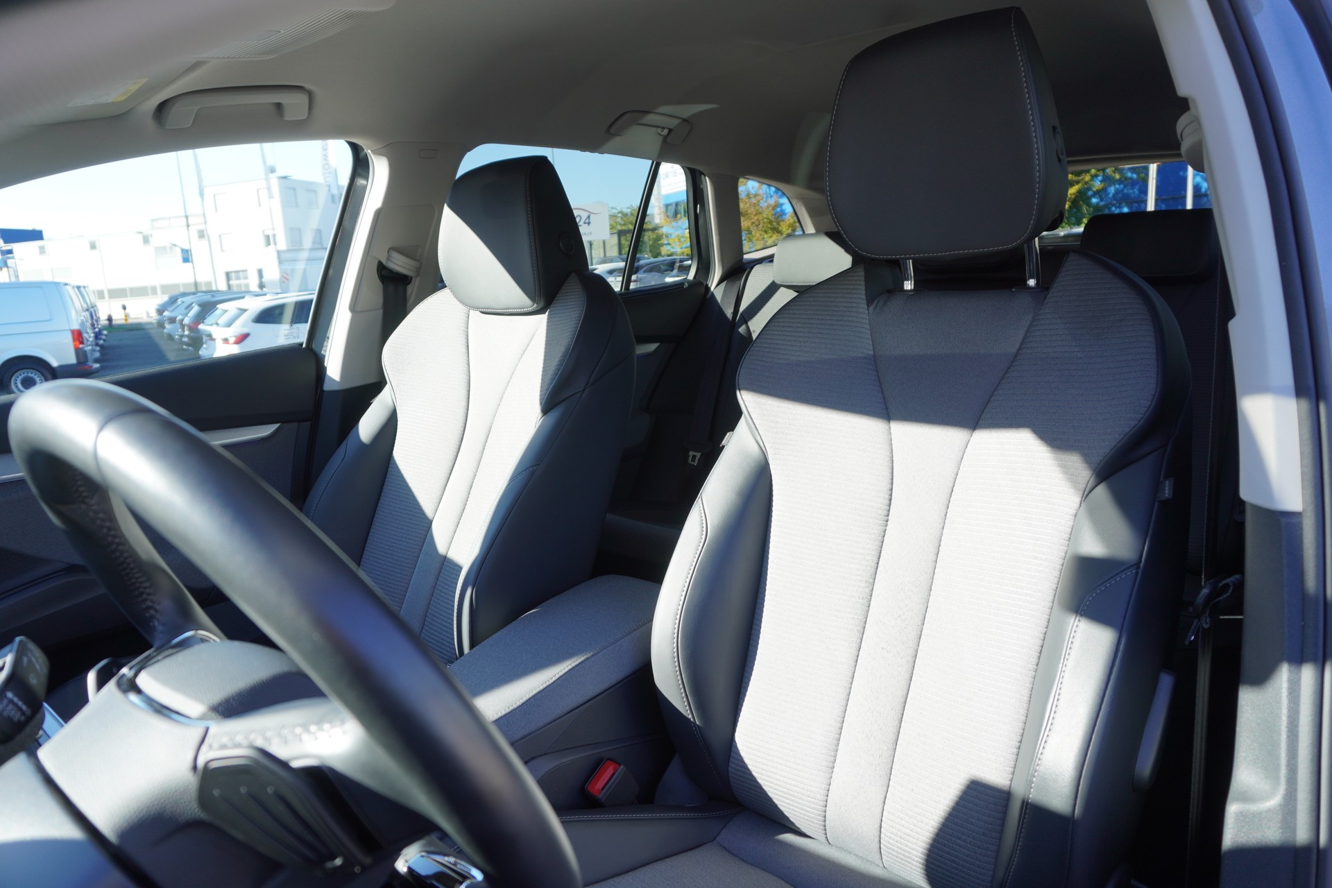 SKODA Enyaq iV 80-image-10