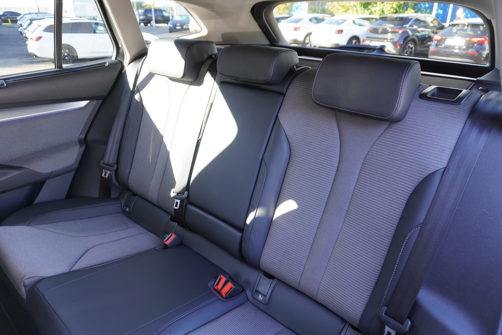 SKODA Enyaq iV 80-image-11