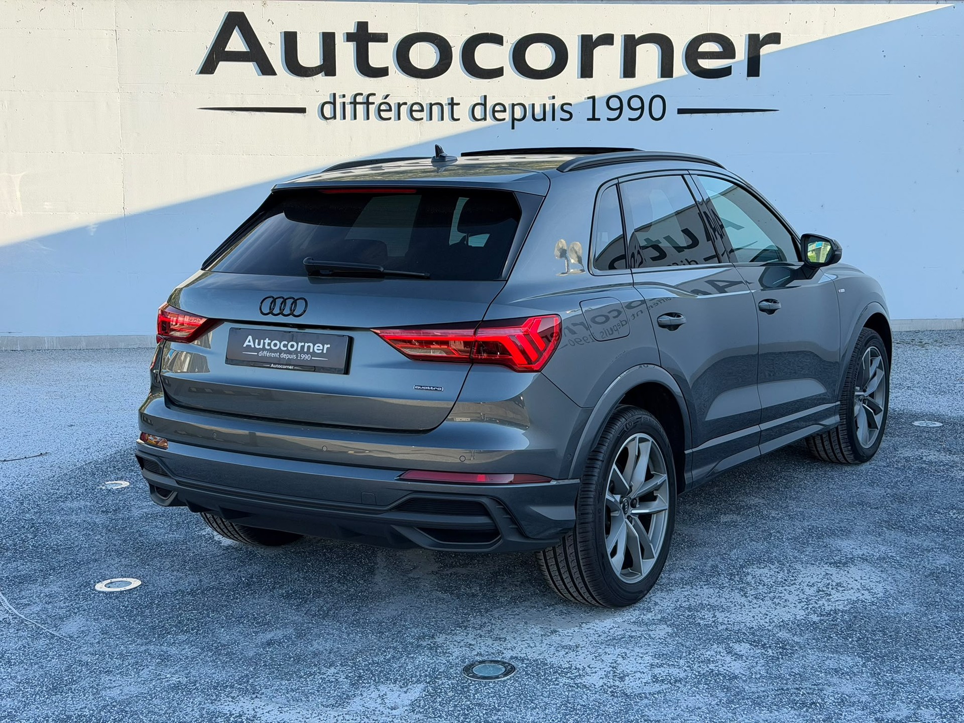 AUDI Q3 40 TFSI S line quattro S-tronic-showroom-element-3