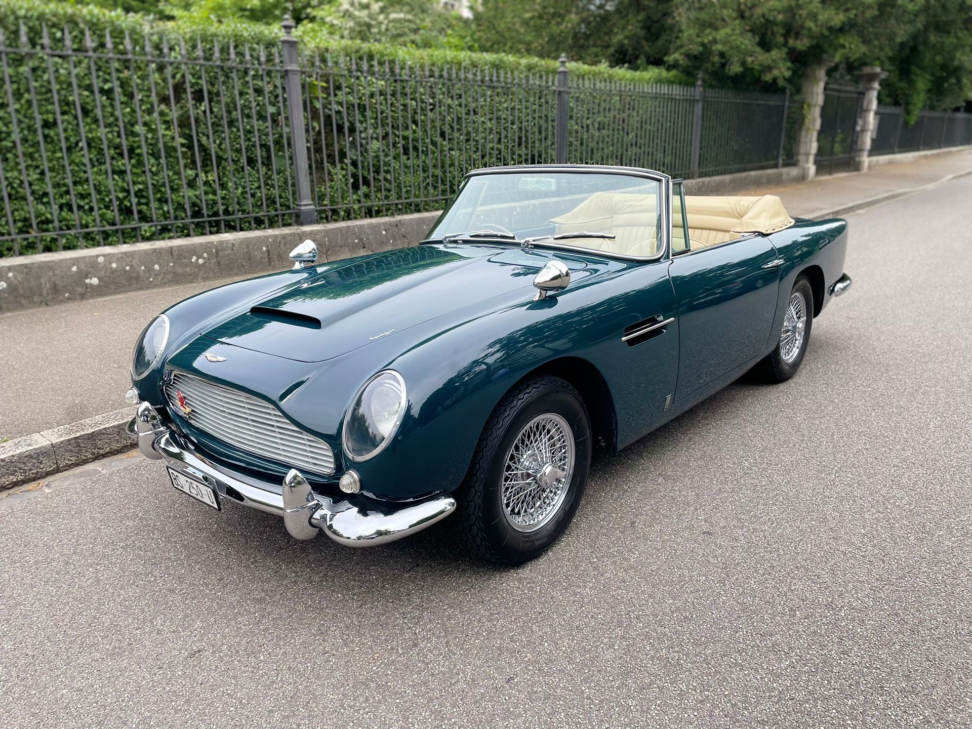 ASTON MARTIN DB5 Convertible