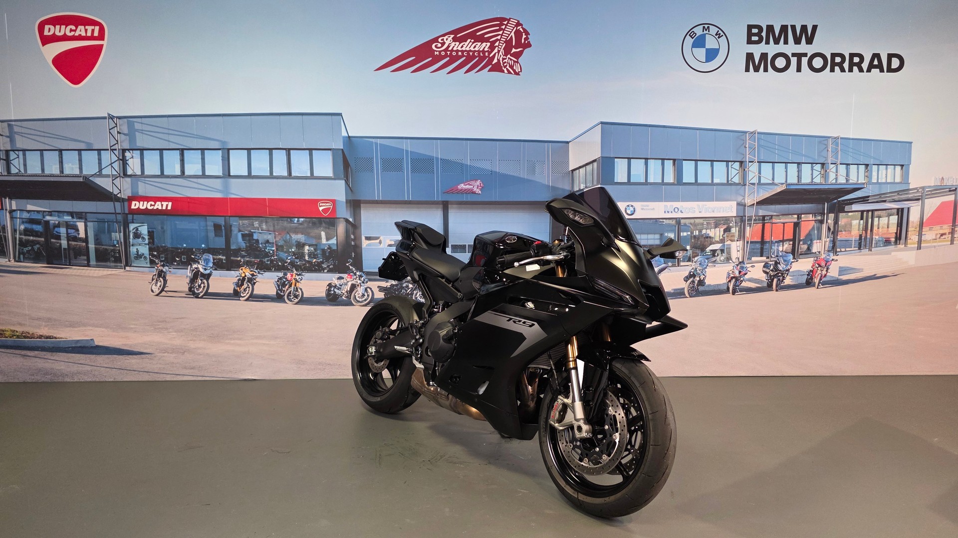 YAMAHA YZF-R9-image-0
