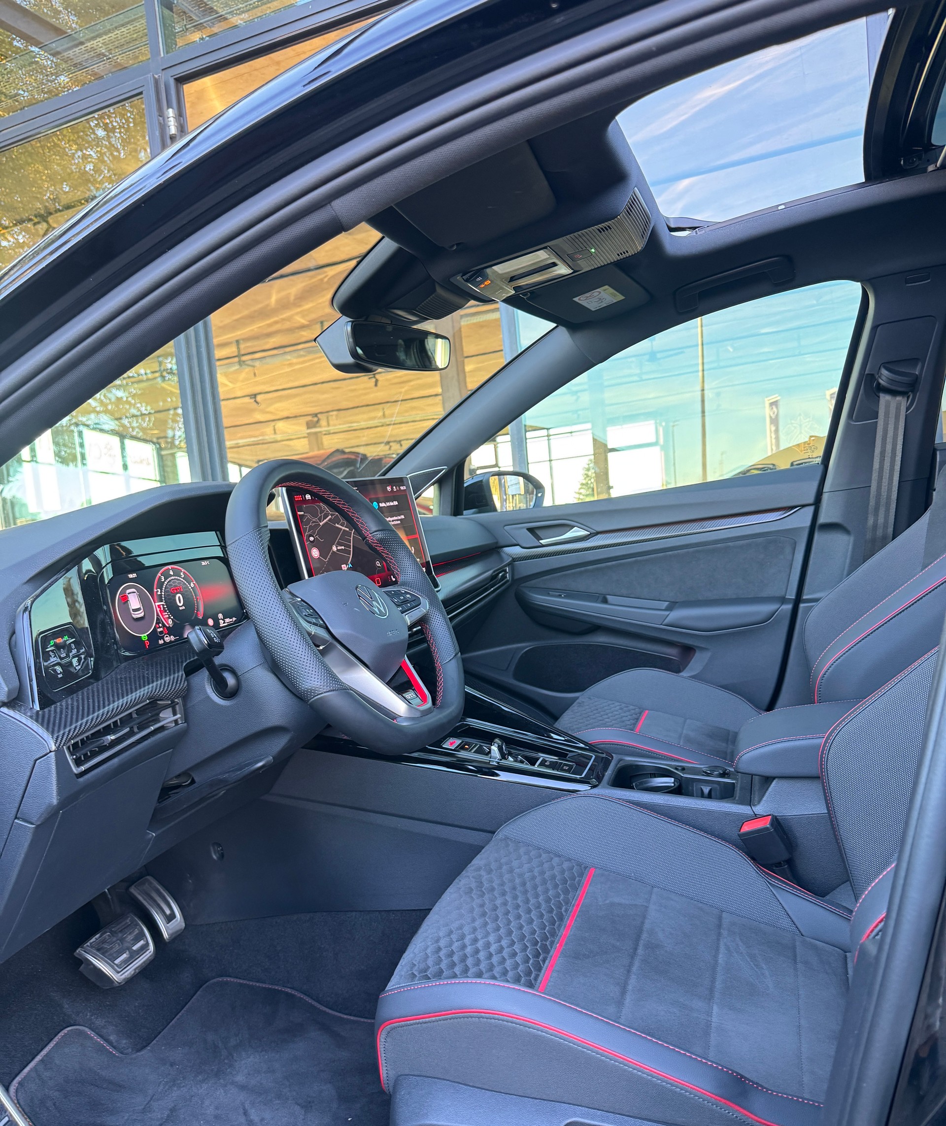 VW Golf 2.0 TSI GTI Clubsport DSG-image-9