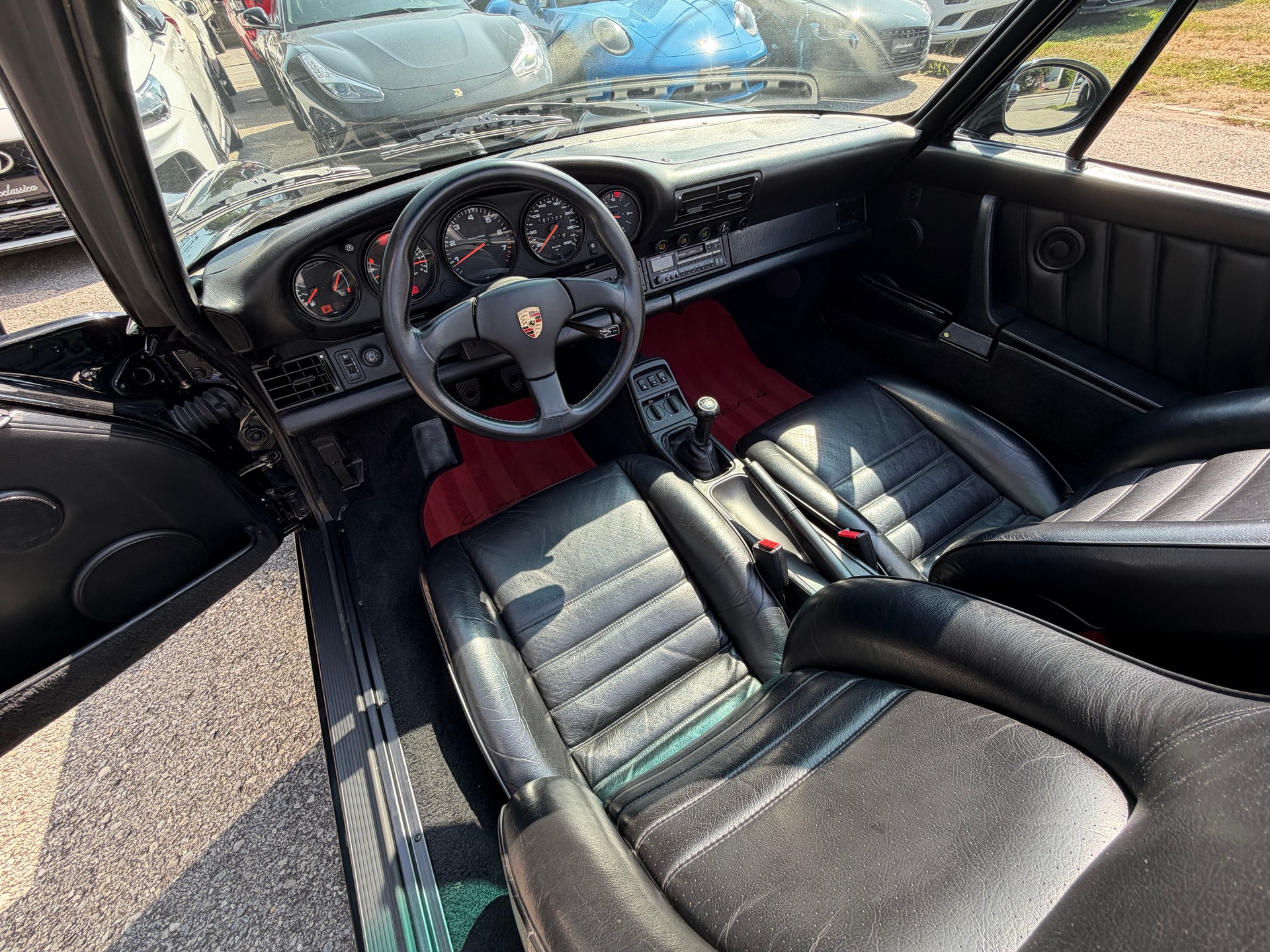 PORSCHE 911 Carrera 4 Cabrio-image-11