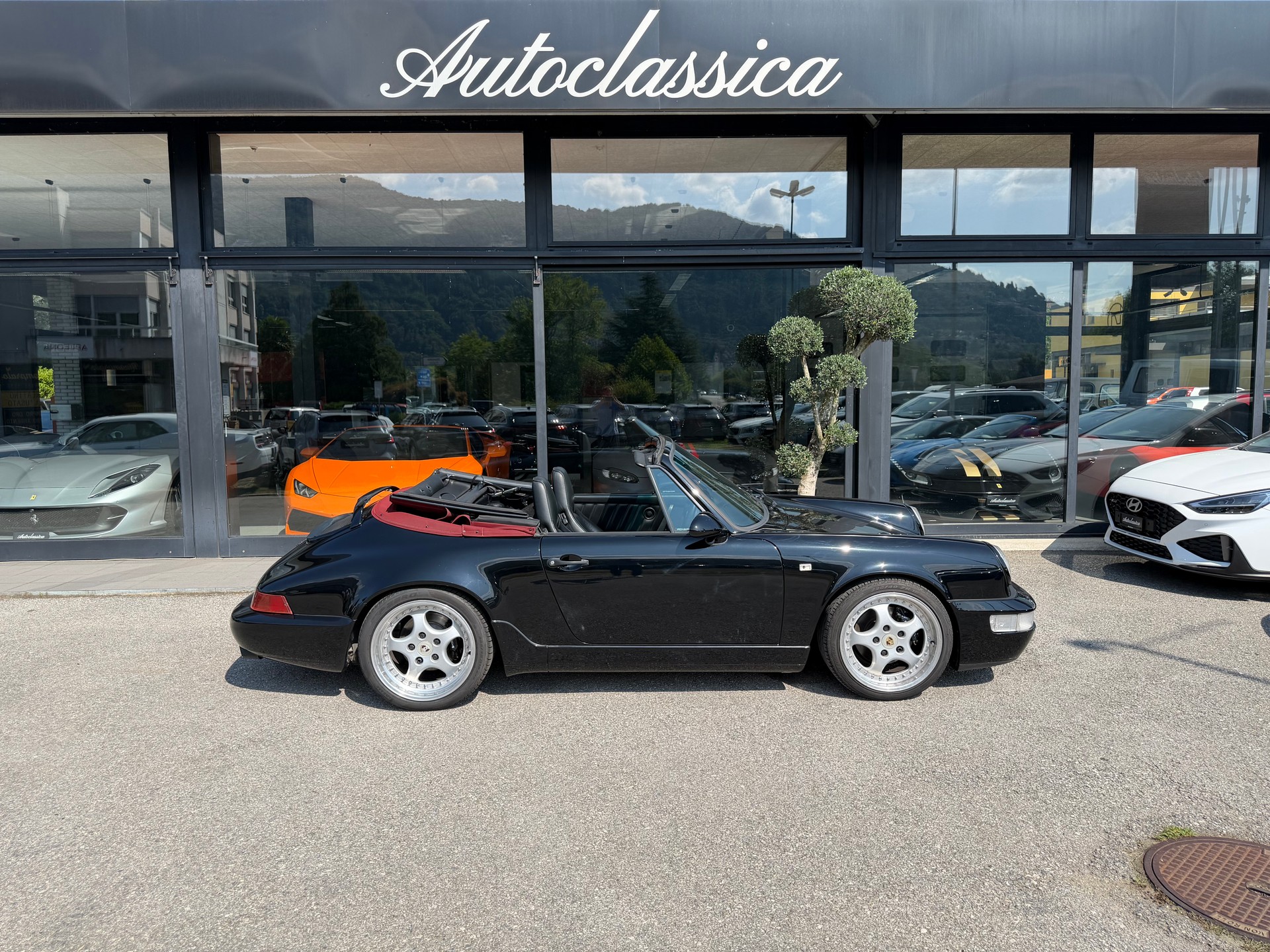 PORSCHE 911 Carrera 4 Cabrio-showroom-element-3