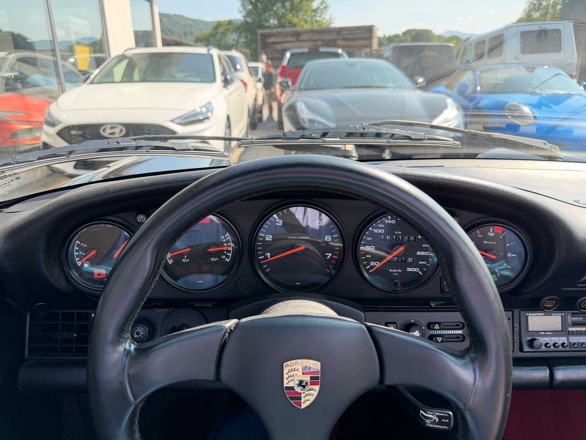 PORSCHE 911 Carrera 4 Cabrio-image-16