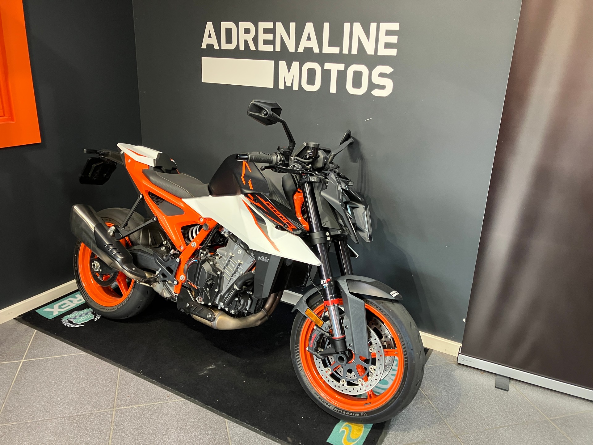 KTM 990 DUKE R 2026-image-1