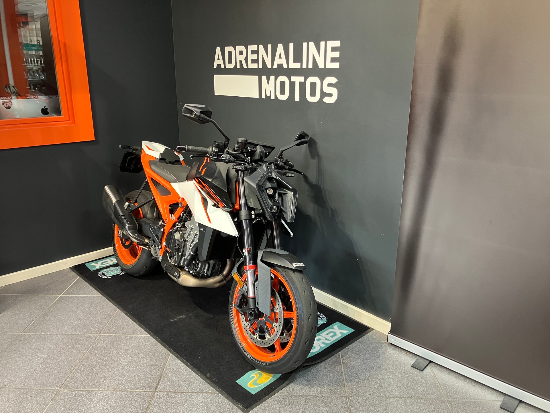 KTM 990 DUKE R 2026-image-2