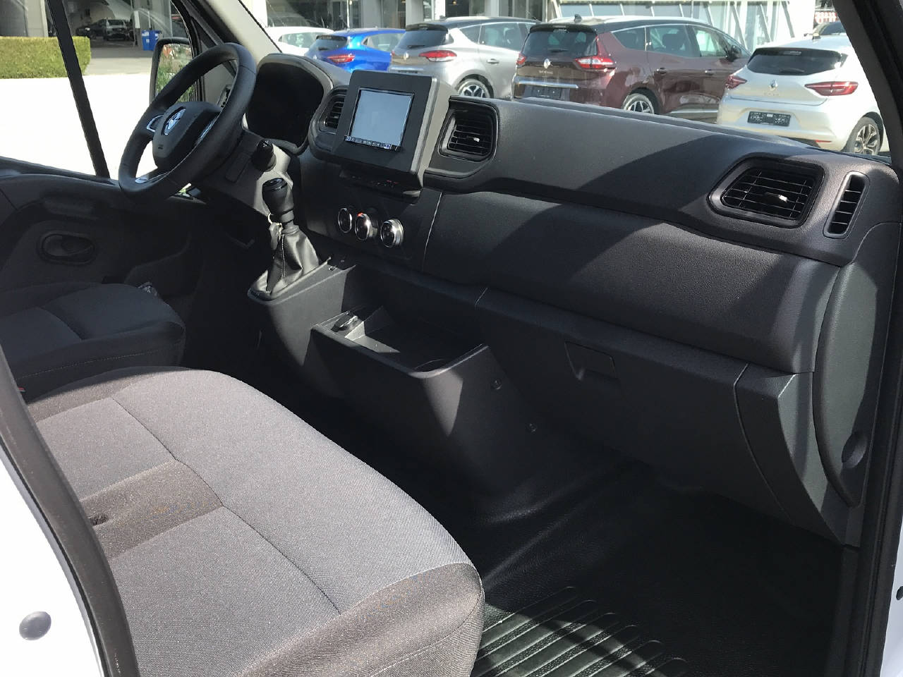 RENAULT Master Kastenwagen KW Frontantrieb L2H2 3.5t 2.3 Blue dCi 150 E6-showroom-element-1