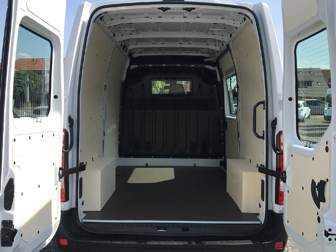 RENAULT Master Kastenwagen KW Frontantrieb L2H2 3.5t 2.3 Blue dCi 150 E6-showroom-element-3