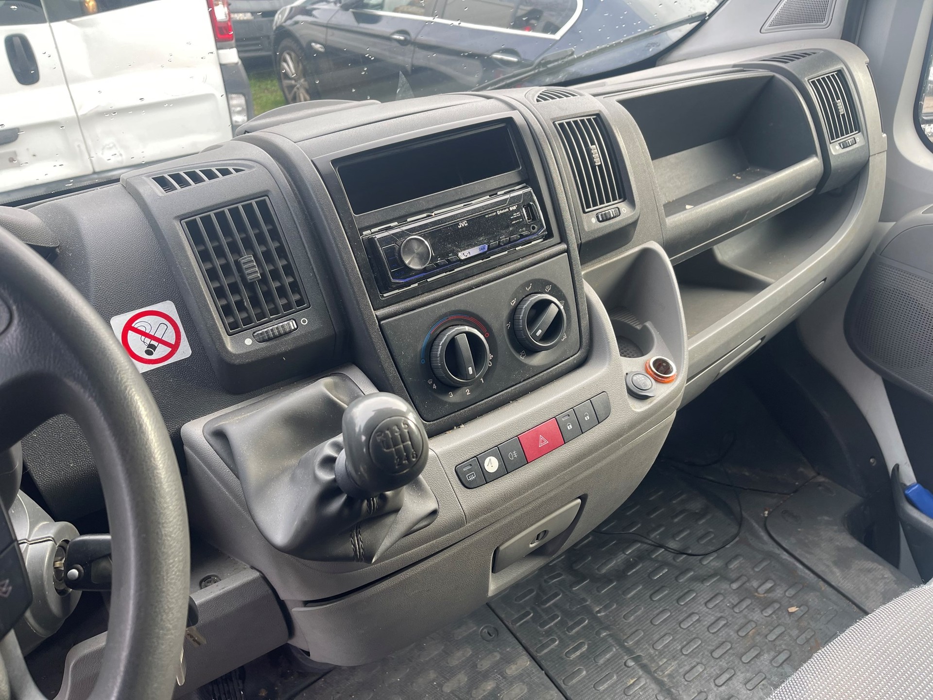 PEUGEOT Boxer 2.2 HDI 335 L2H2-image-7