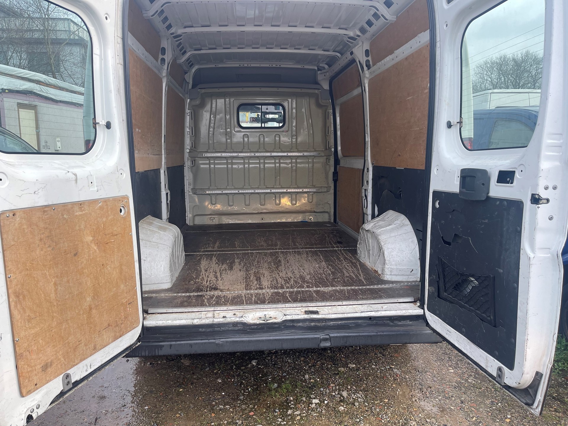 PEUGEOT Boxer 2.2 HDI 335 L2H2-image-5