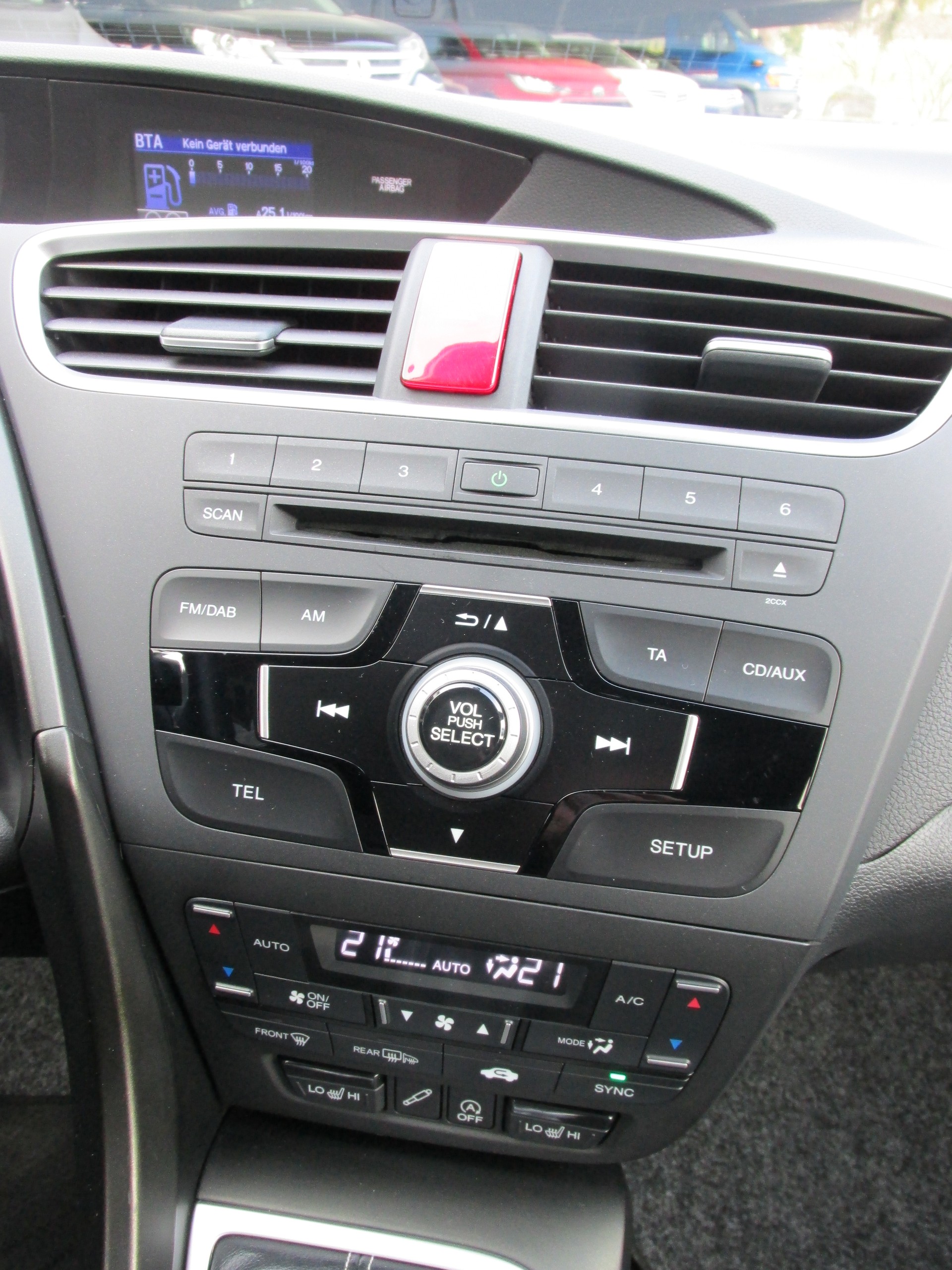 HONDA Civic Tourer 1.6 i-DTEC Executive-image-15
