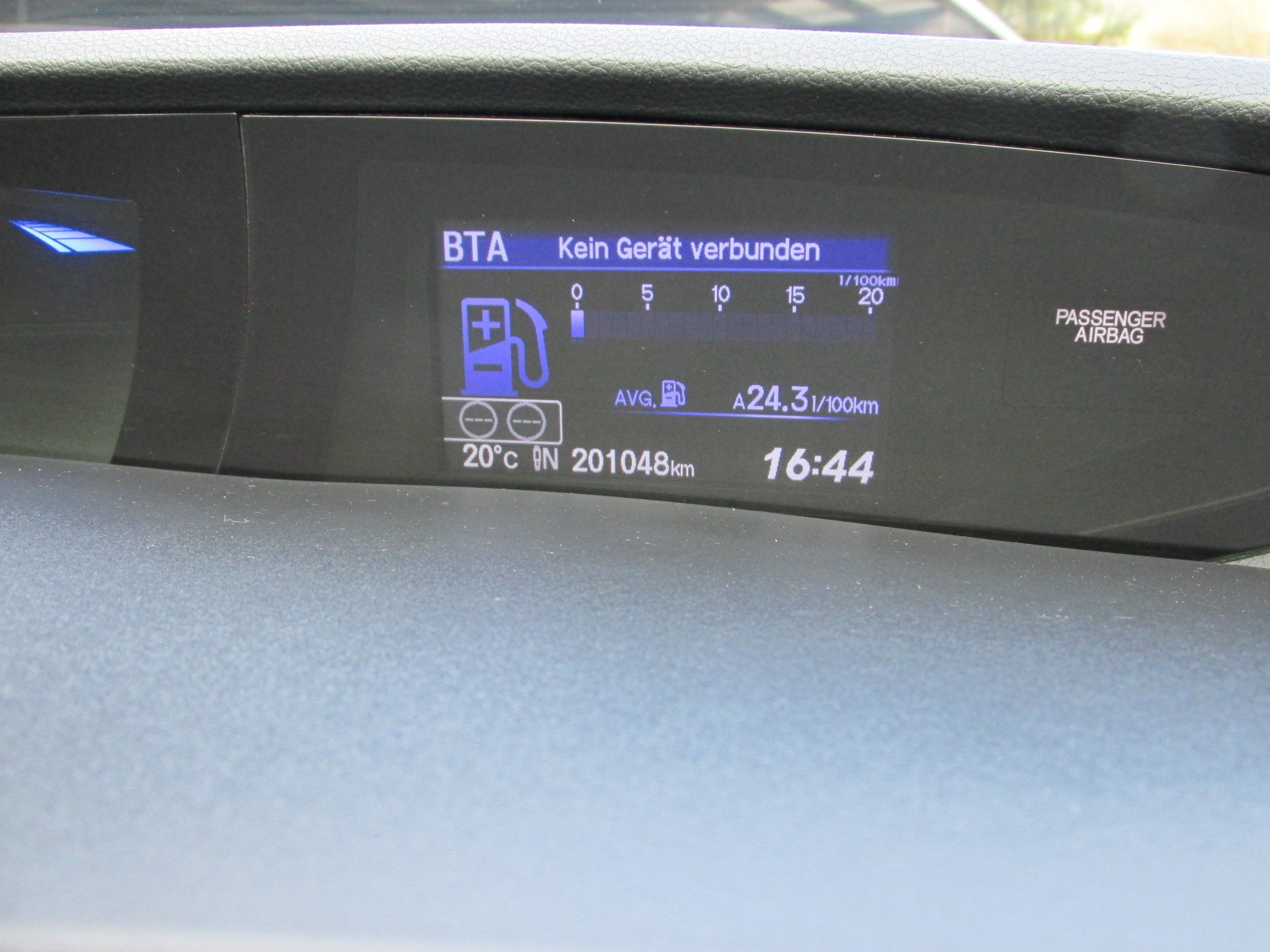 HONDA Civic Tourer 1.6 i-DTEC Executive-image-16