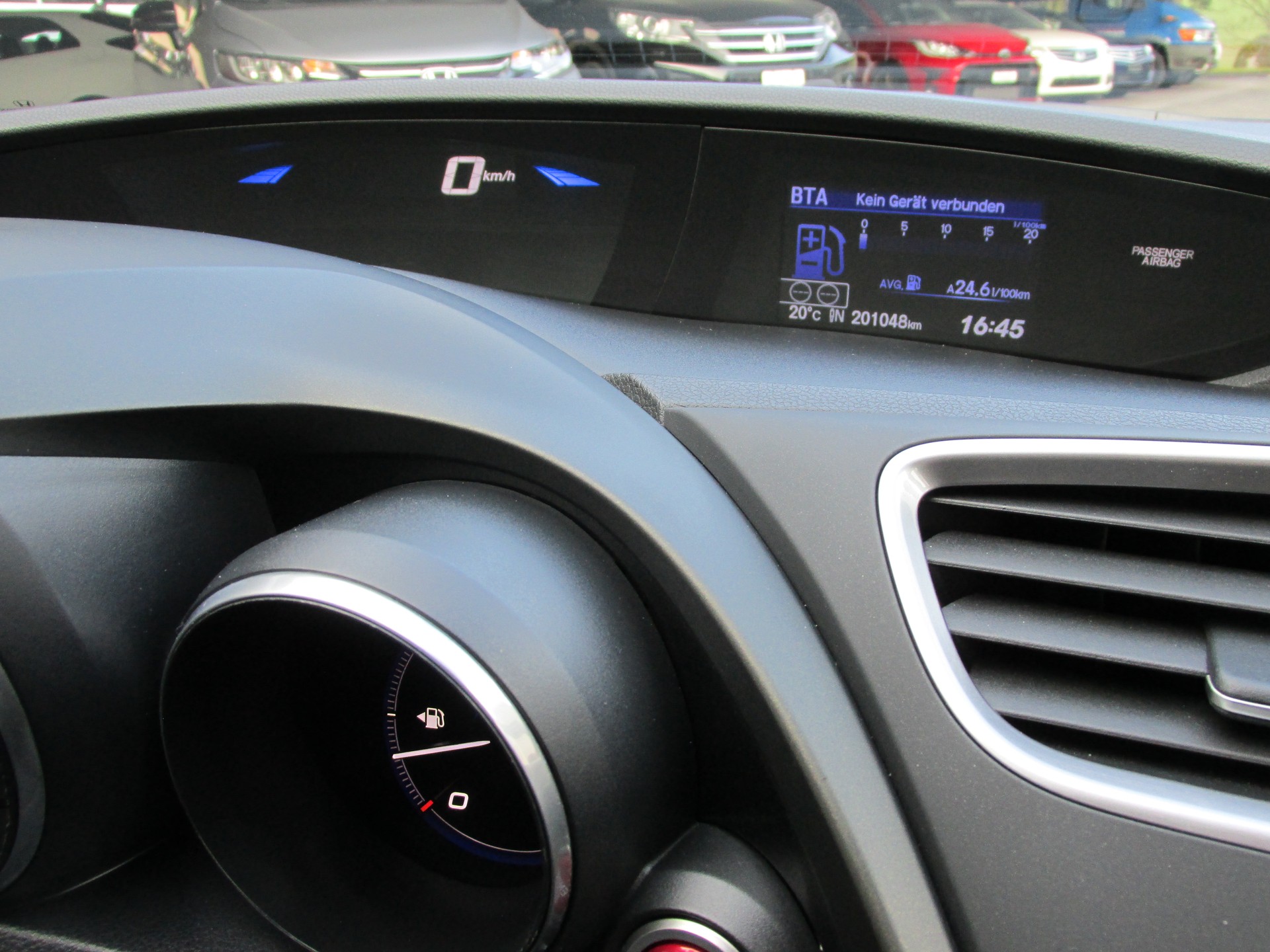HONDA Civic Tourer 1.6 i-DTEC Executive-image-14