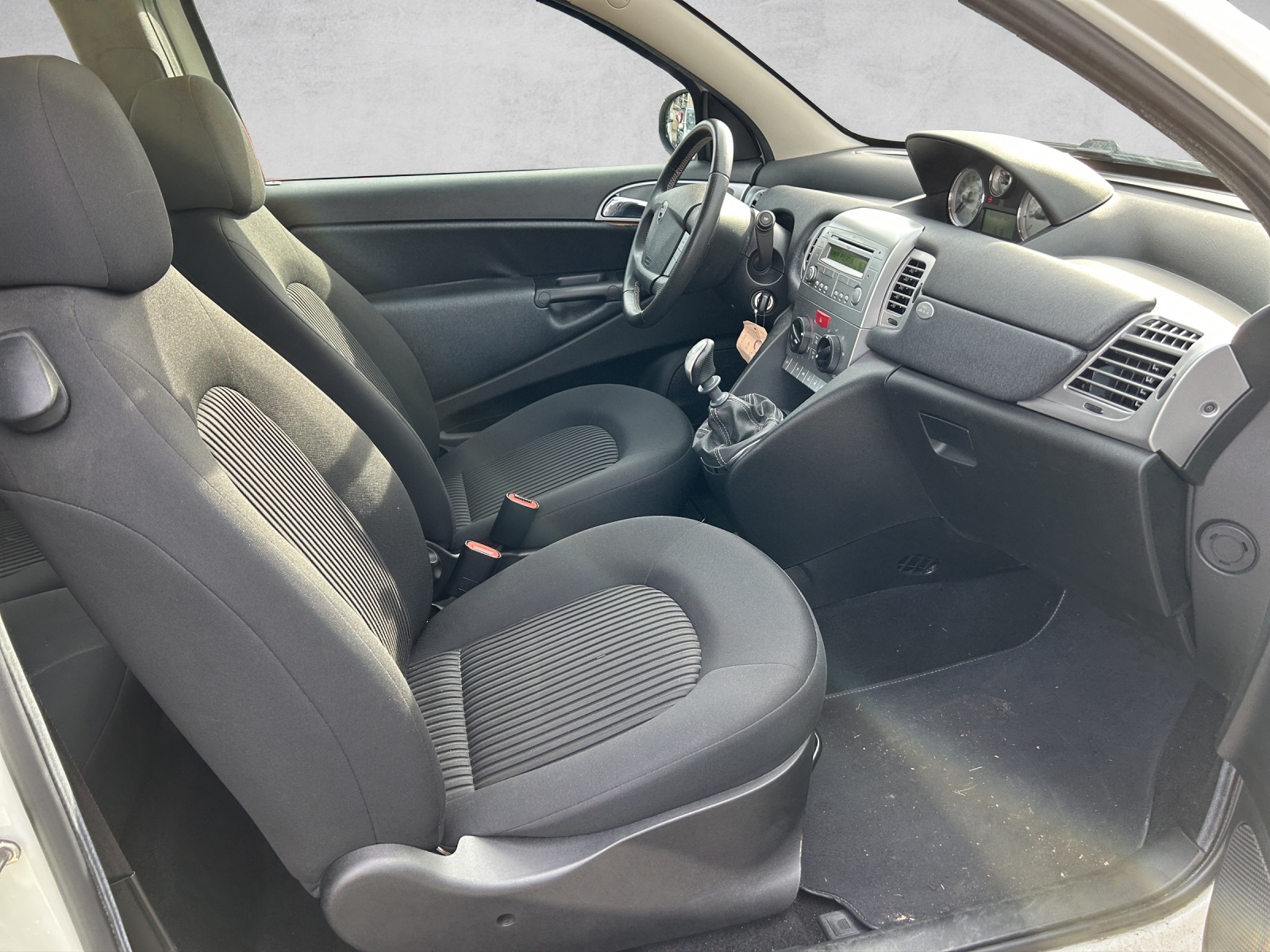 LANCIA Ypsilon 1.4 Swiss Edition-image-8