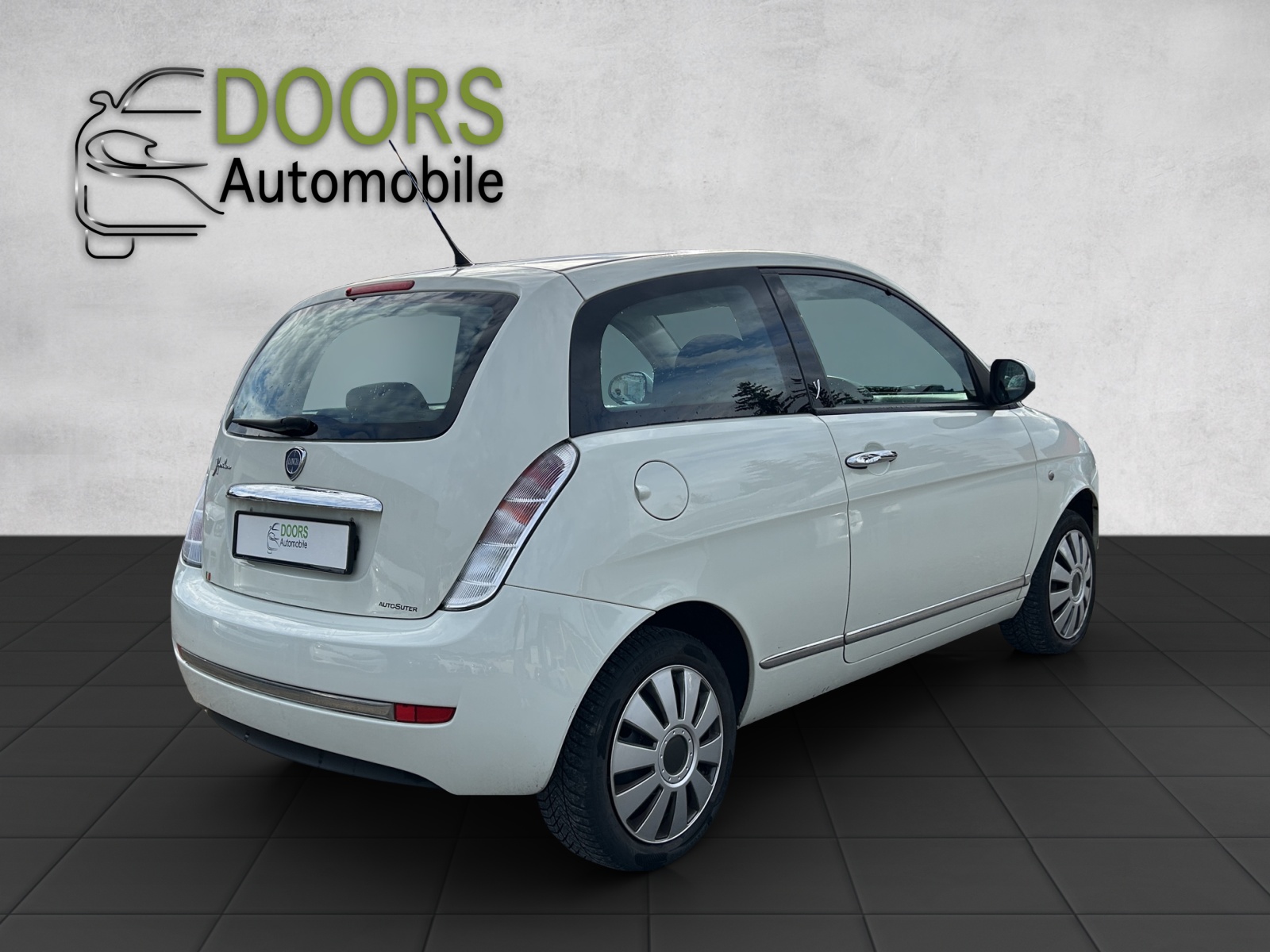LANCIA Ypsilon 1.4 Swiss Edition-showroom-element-3