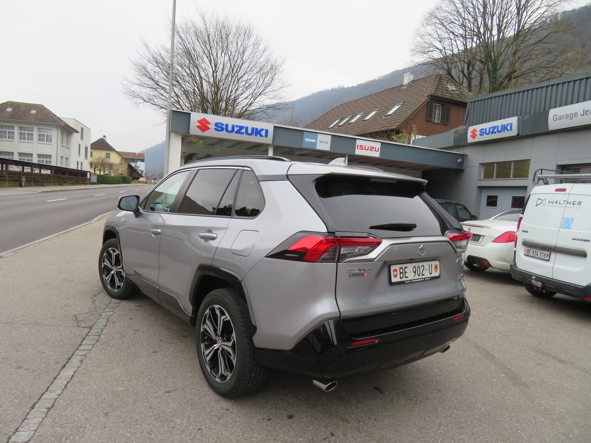 SUZUKI Across 2.5 Plug-in-Hybrid Compact Top E-CVT-showroom-element-2