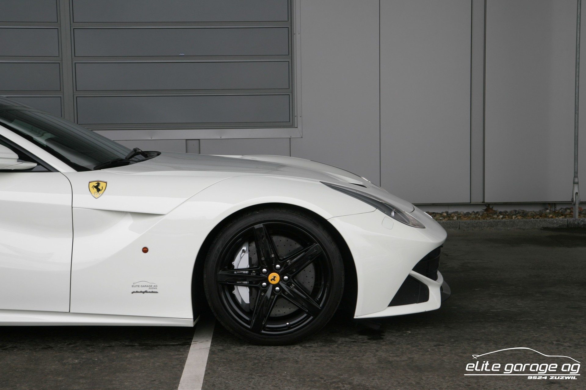 FERRARI F12 Berlinetta-image-9