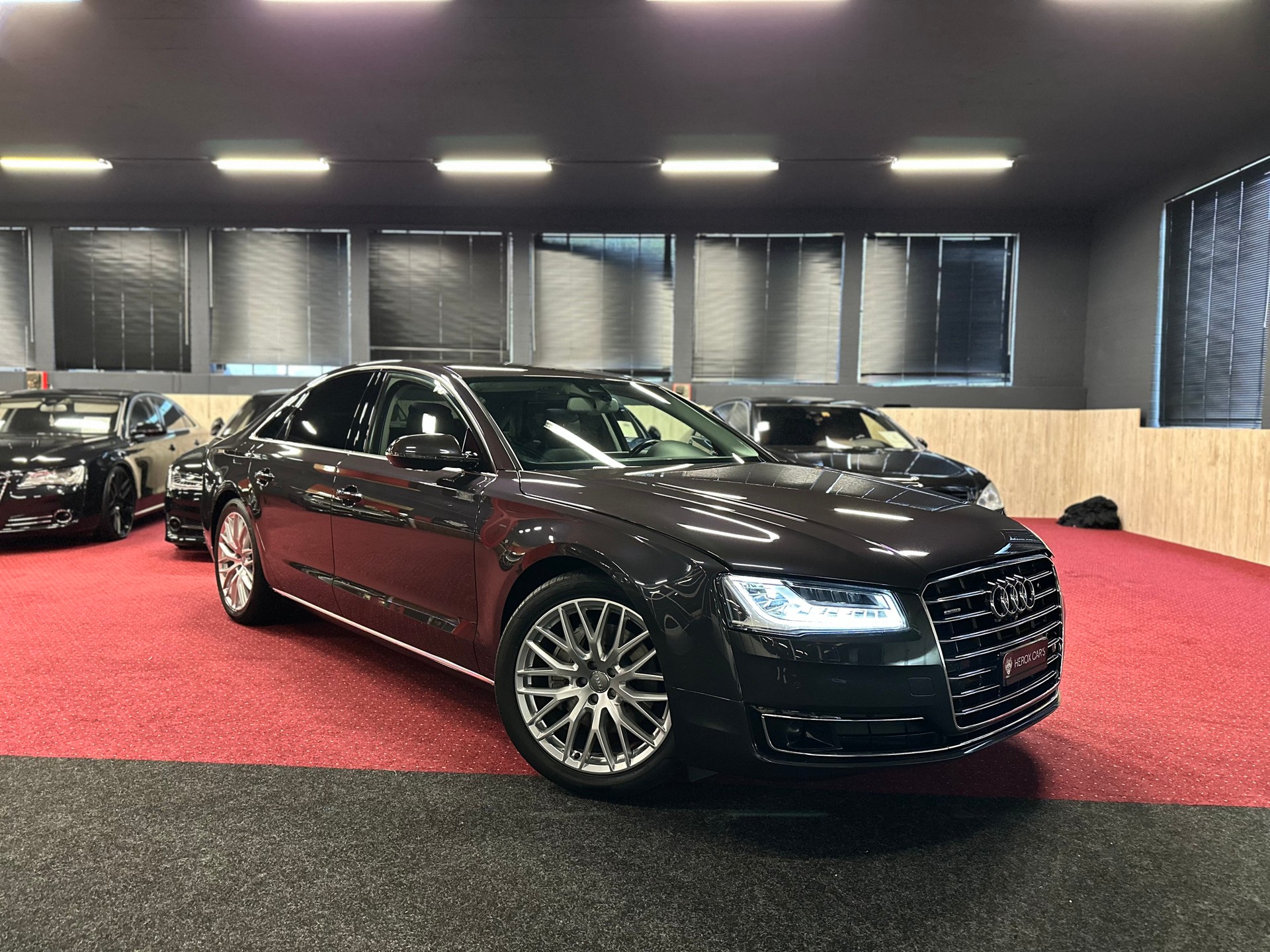 AUDI A8 3.0 TDI quattro tiptronic / Audi Exclusive-image-4