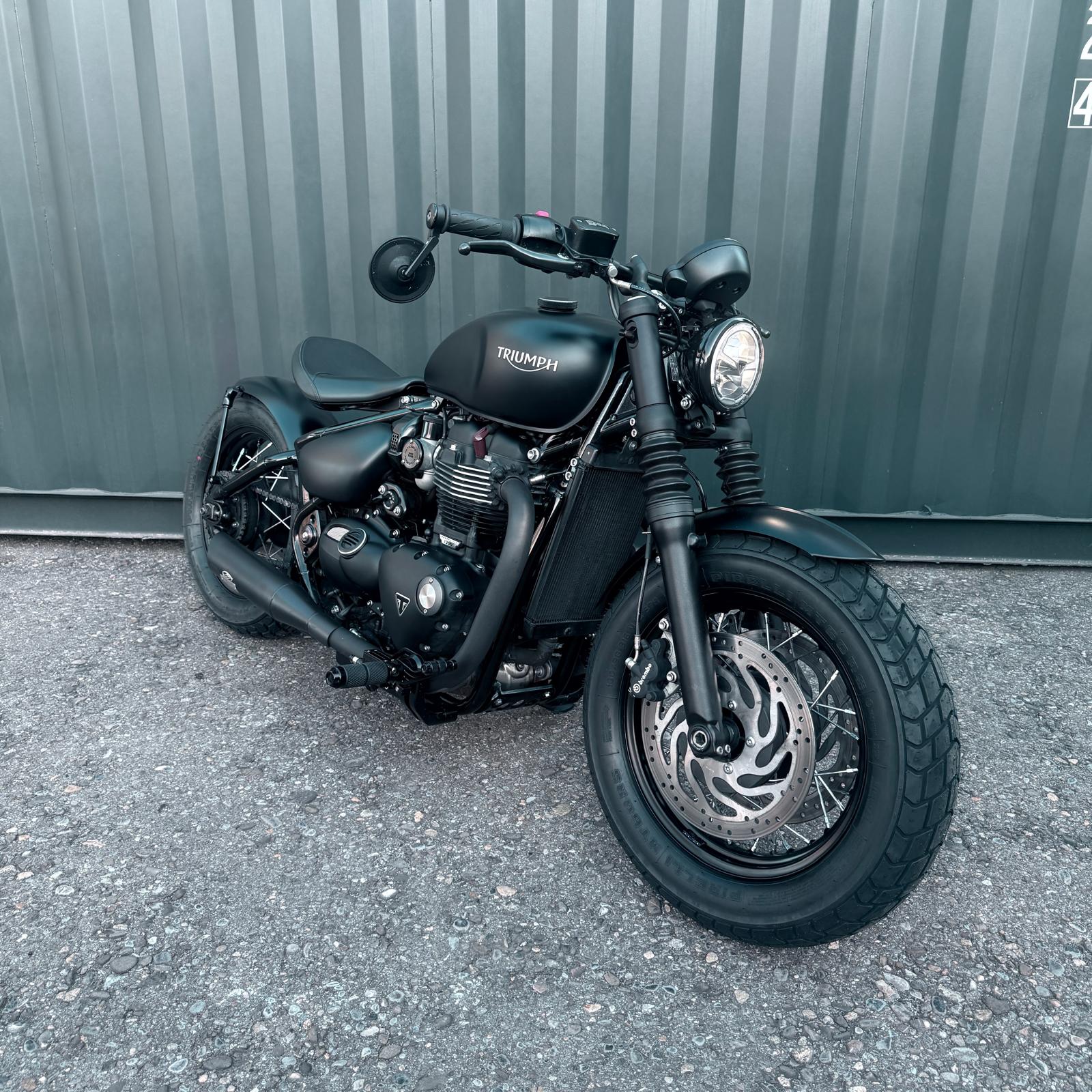 TRIUMPH Bonneville 1200 Bobber-image-10