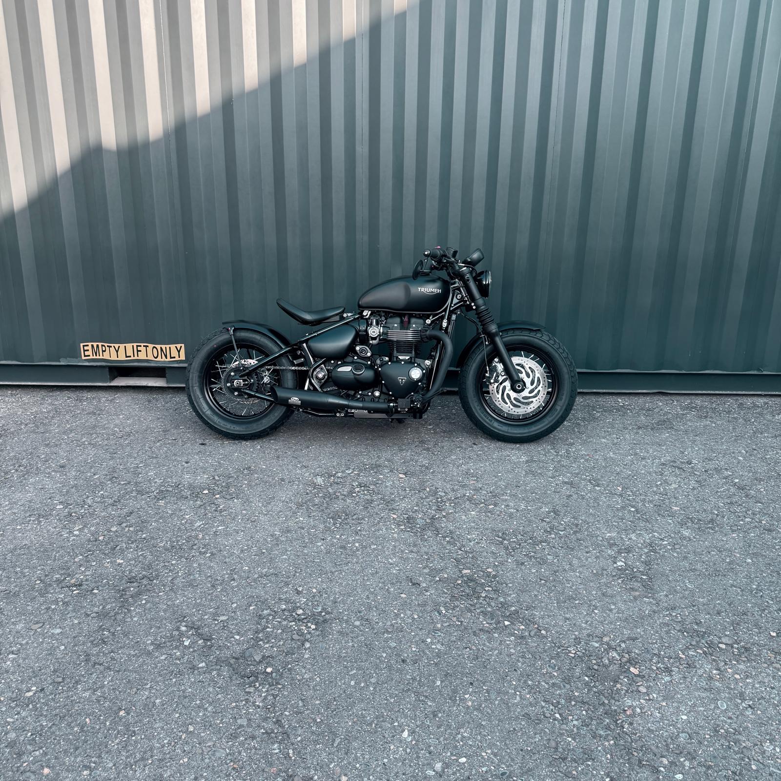 TRIUMPH Bonneville 1200 Bobber-image-1