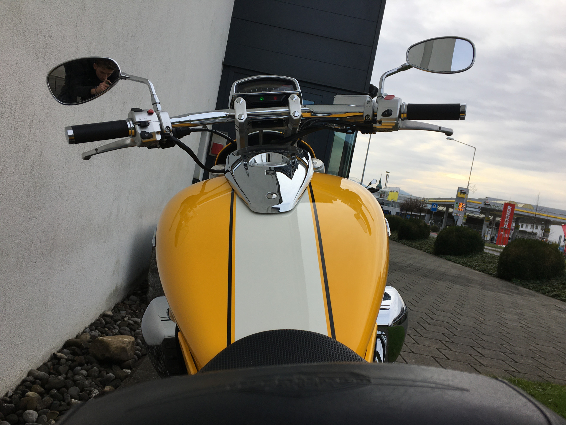SUZUKI M 1800 R Intruder-image-1