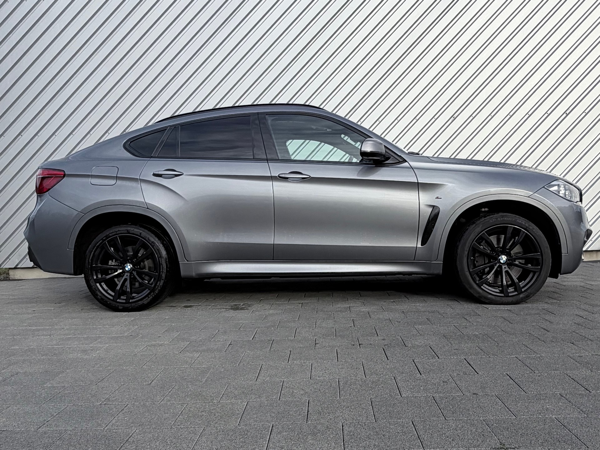 BMW X6 M50d Steptronic-showroom-element-1