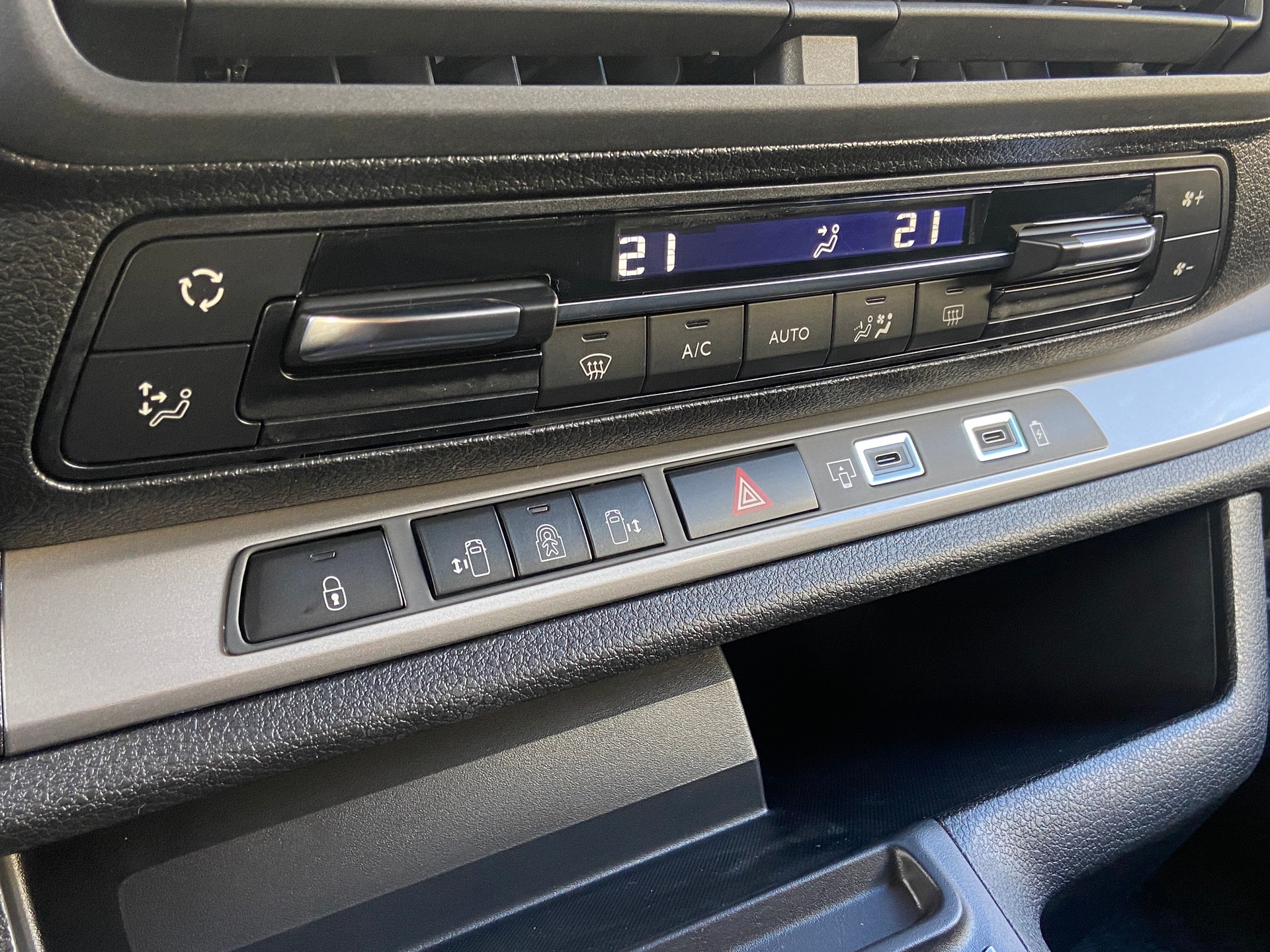 FIAT Ulysse XL 2.2 JTD Business L3 8-Plätze-image-12