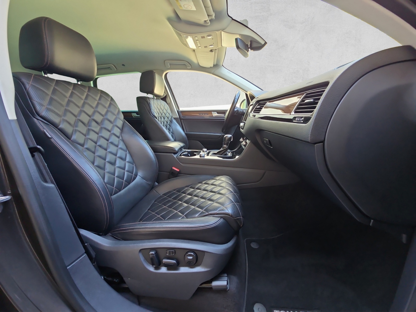VW Touareg 3.0 TDI BMT Exclusiv Edition Tiptronic-image-10