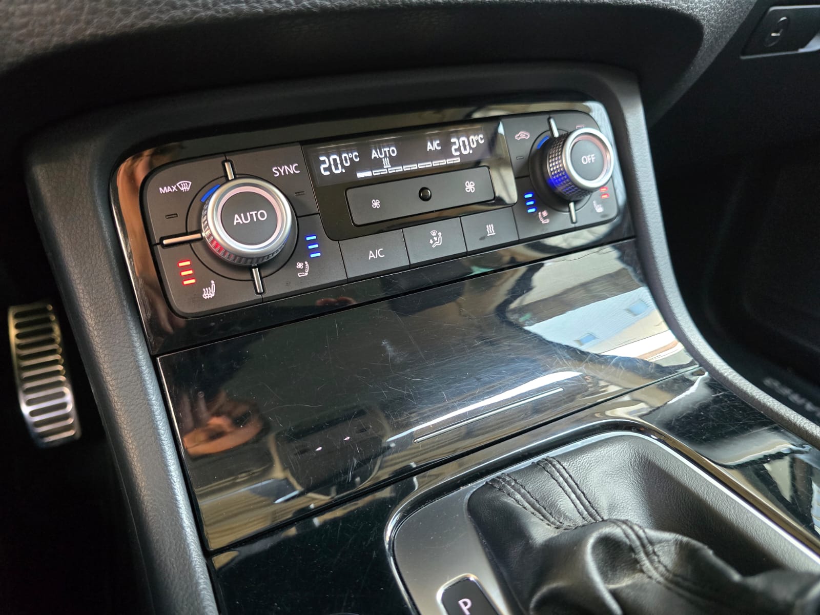 VW Touareg 3.0 TDI BMT Exclusiv Edition Tiptronic-image-22
