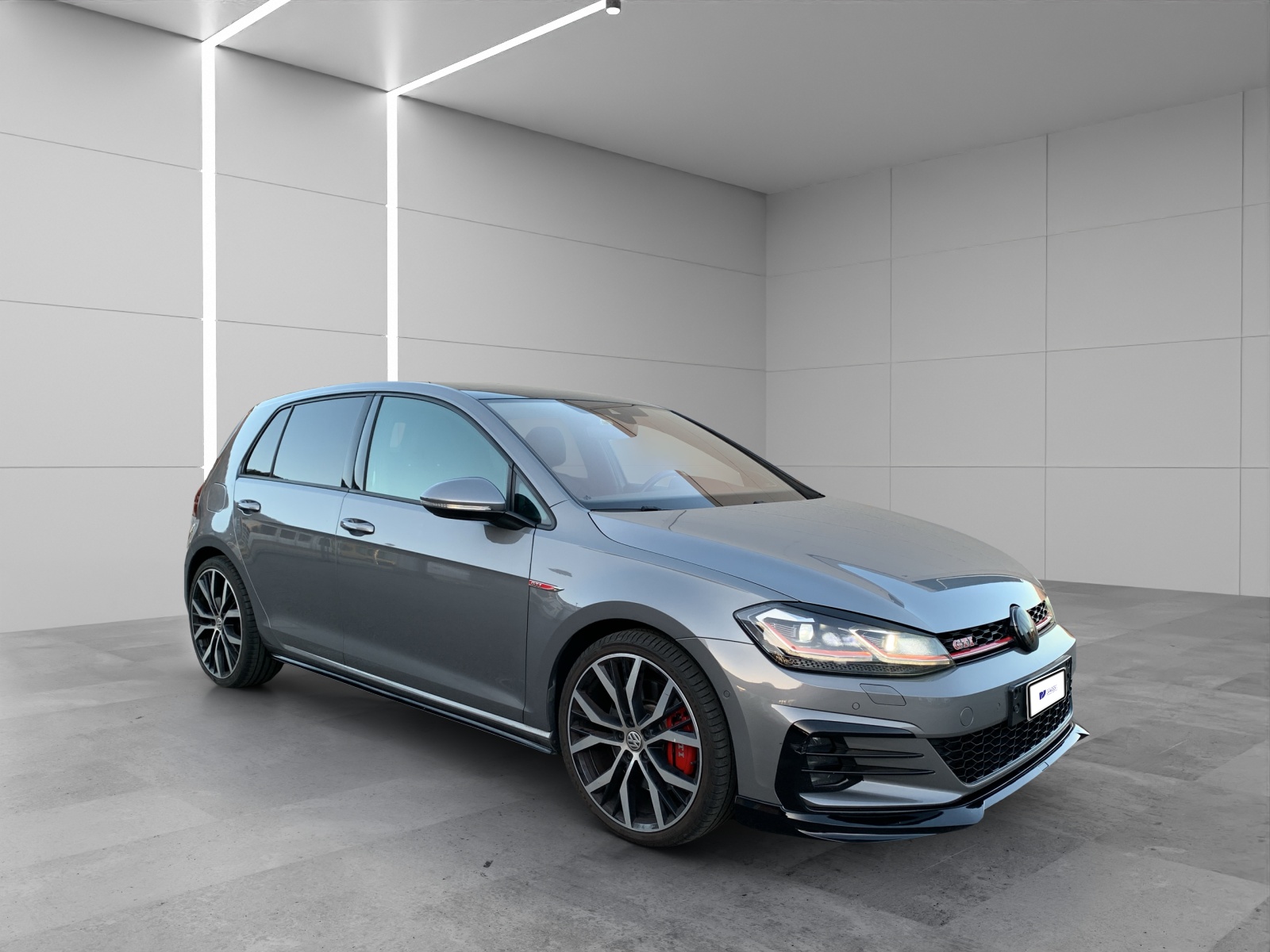 VW Golf 2.0 TSI GTI Perform.-image-1