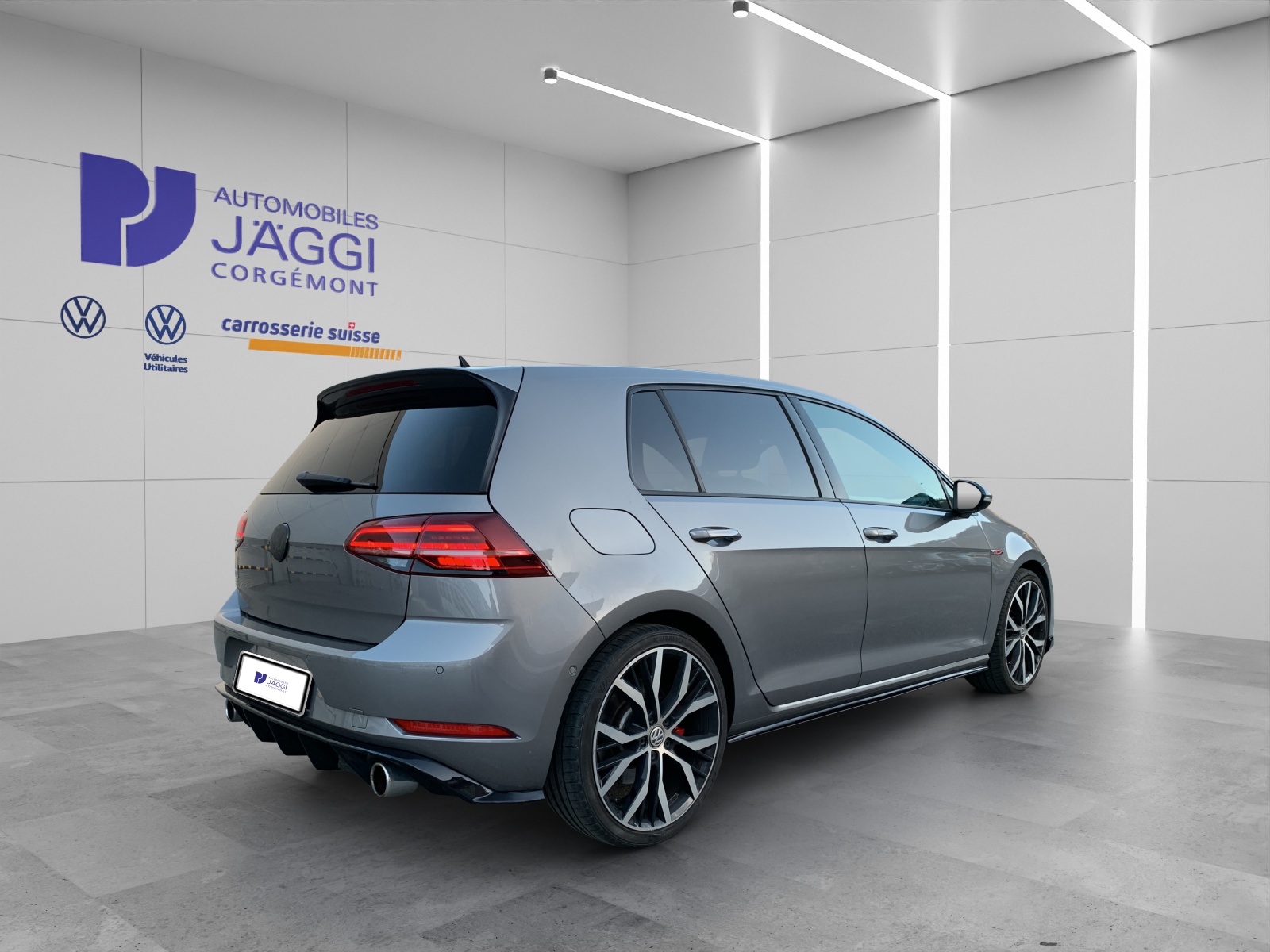 VW Golf 2.0 TSI GTI Perform.-image-2