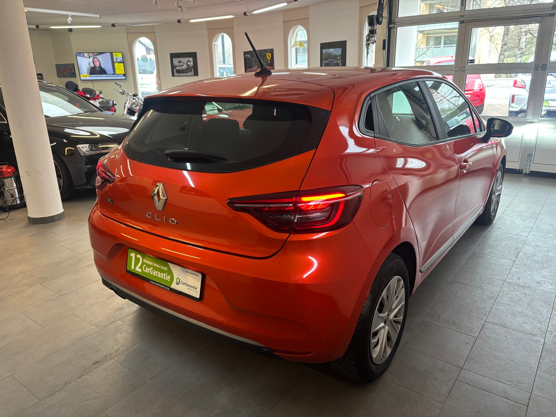 RENAULT Clio 1.0 Zen CVT-image-4
