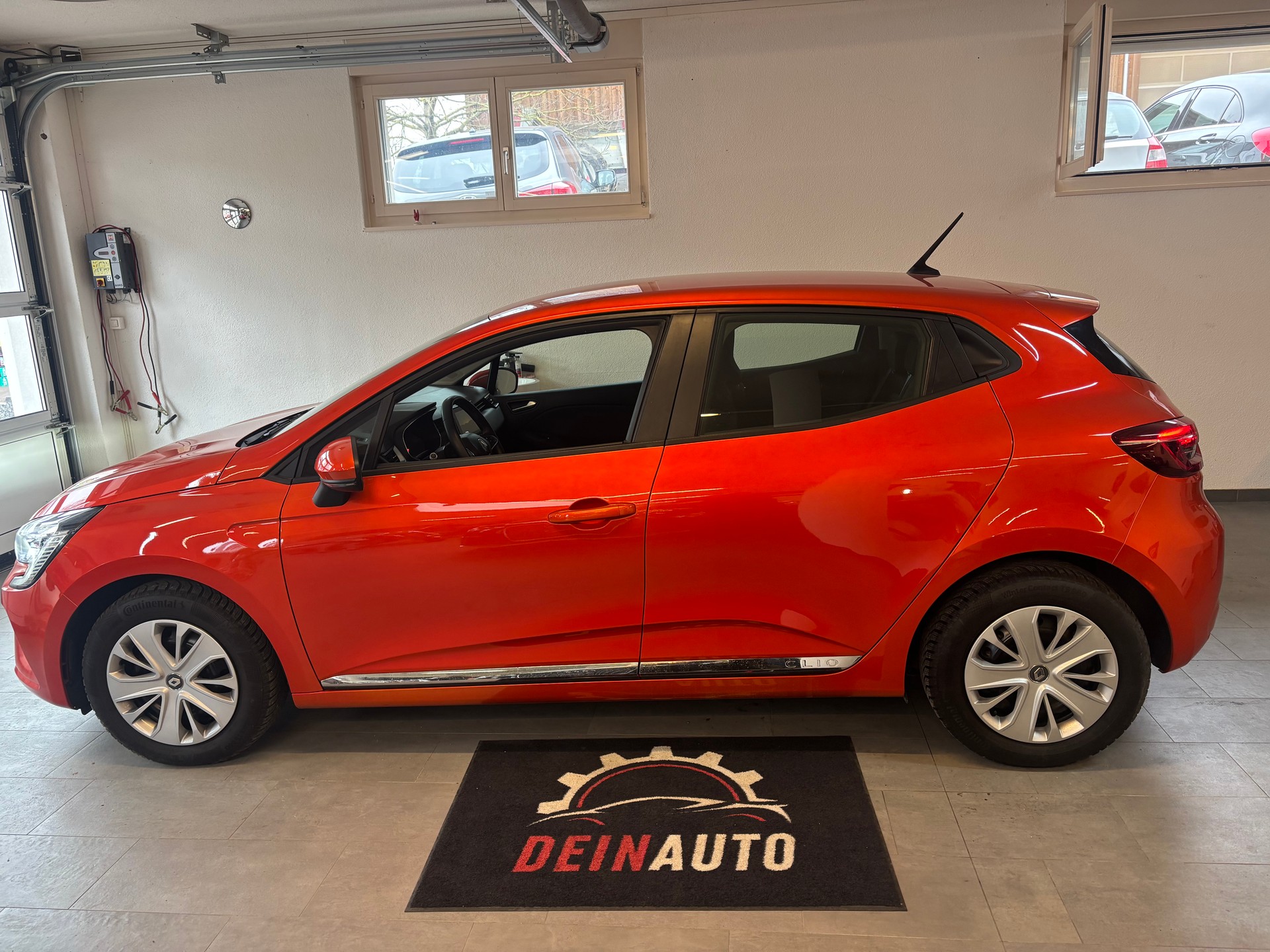 RENAULT Clio 1.0 Zen CVT-image-1