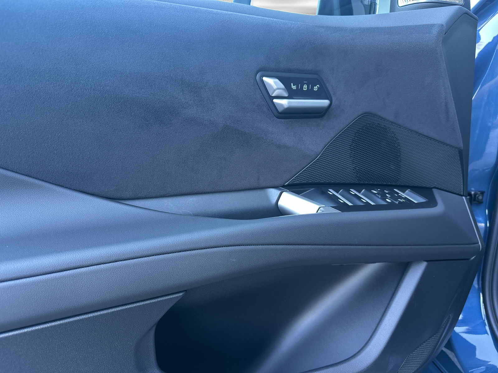 BMW iX3 50 xDrive M Sport **Action de leasing à 0.9% avec assurance et roues hiver**-image-16