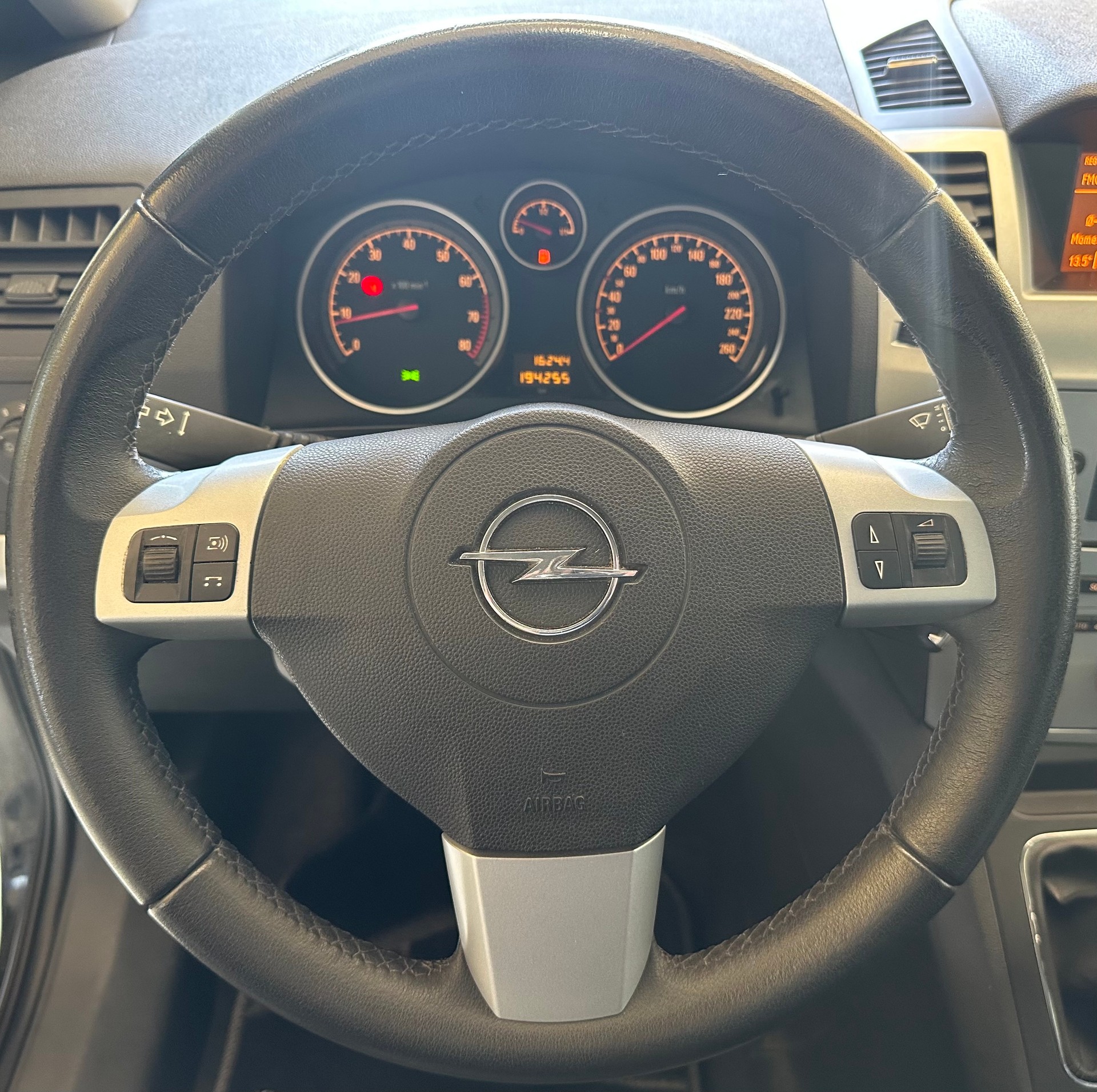 OPEL Zafira 2.2i 16V Enjoy-image-11
