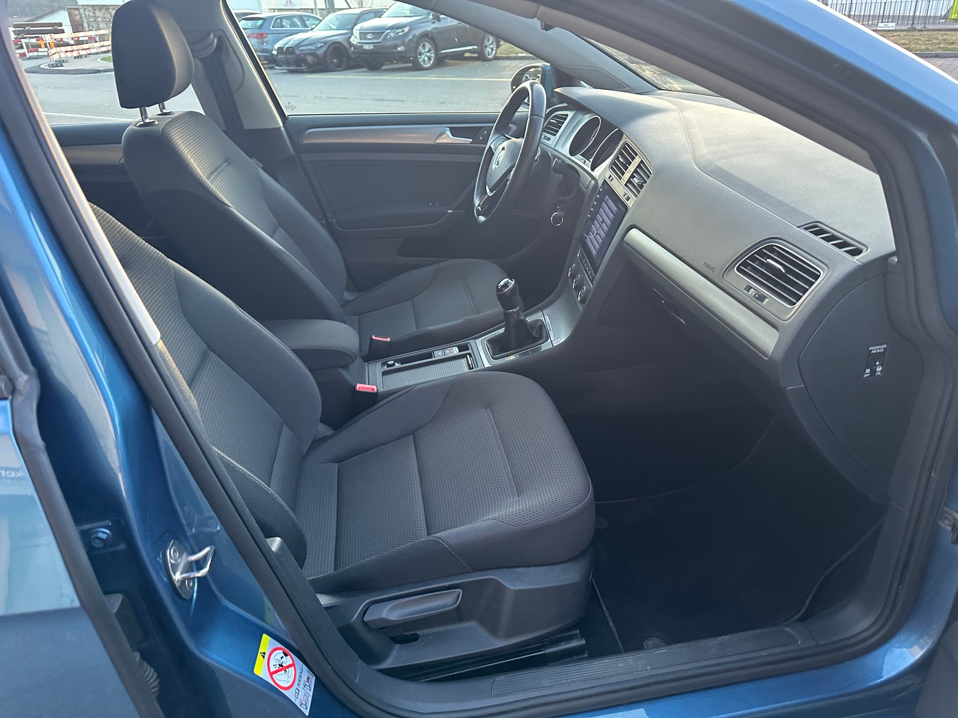 VW Golf 2.0 TDI Comfortline 4Motion-image-12