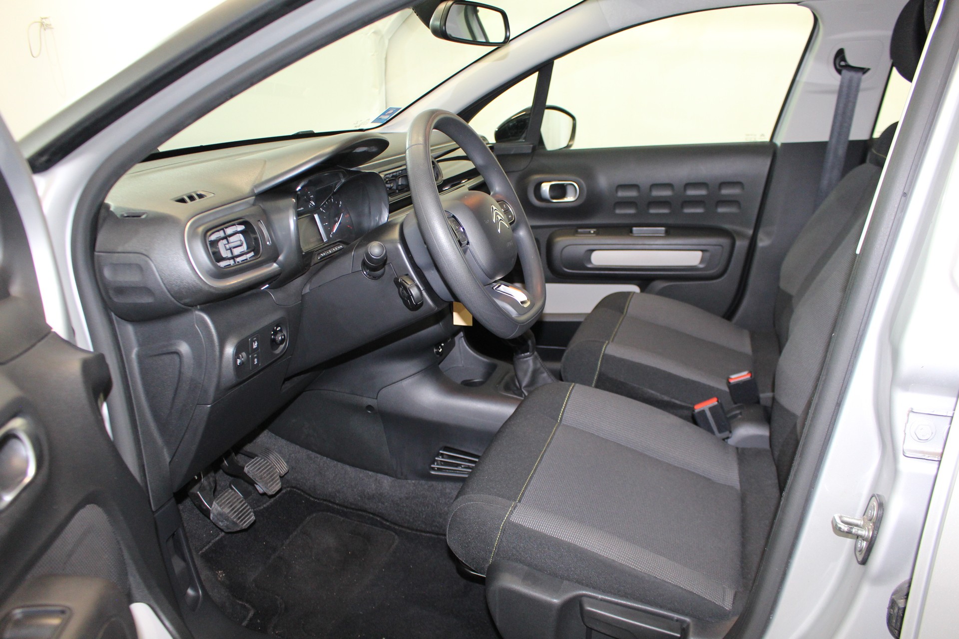 CITROEN C3 1.2 PureTech Feel-image-6