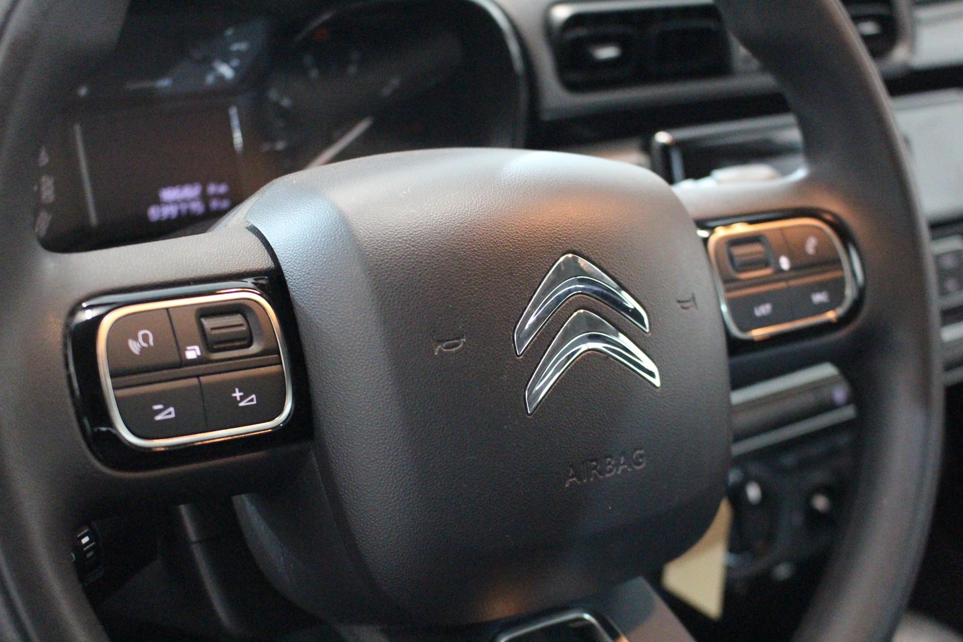CITROEN C3 1.2 PureTech Feel-image-13