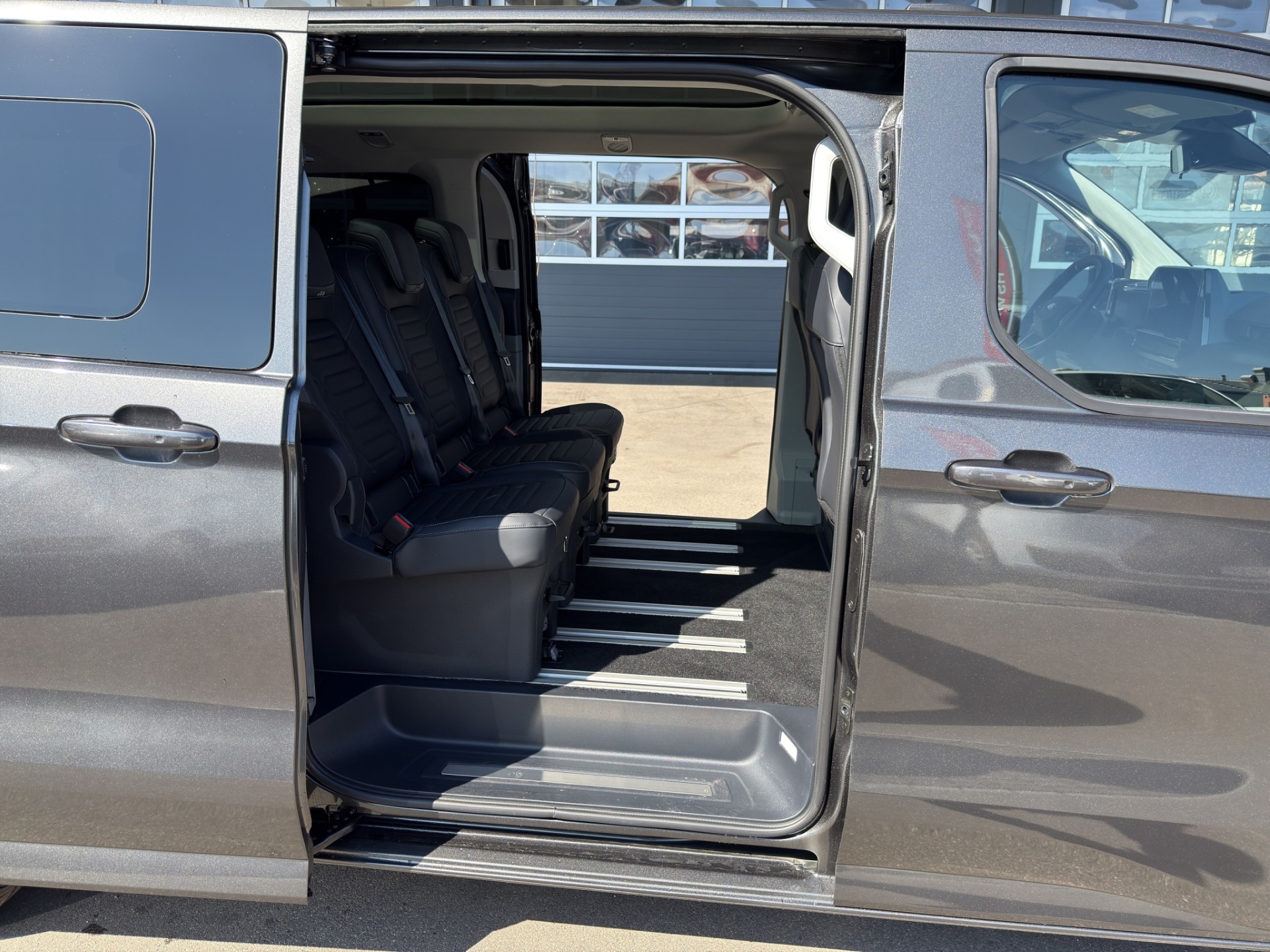 FORD Tourneo C Bus 320 L2 2.0 EcoBlue 170 Titanium X-image-13