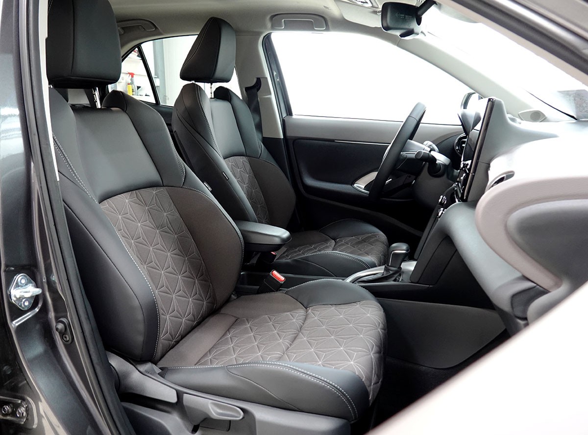 TOYOTA Yaris Cross 1.5 Premium 2WD e-CVT-showroom-element-3