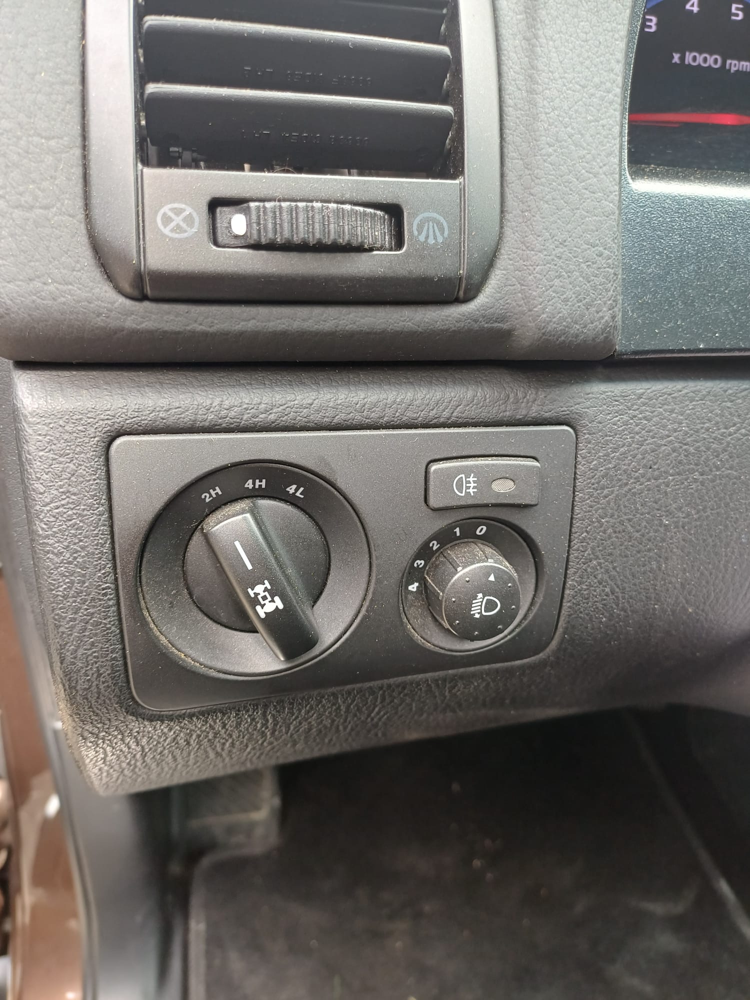 KGM-SsangYong RX 200 e-XDi Sapphire-image-8