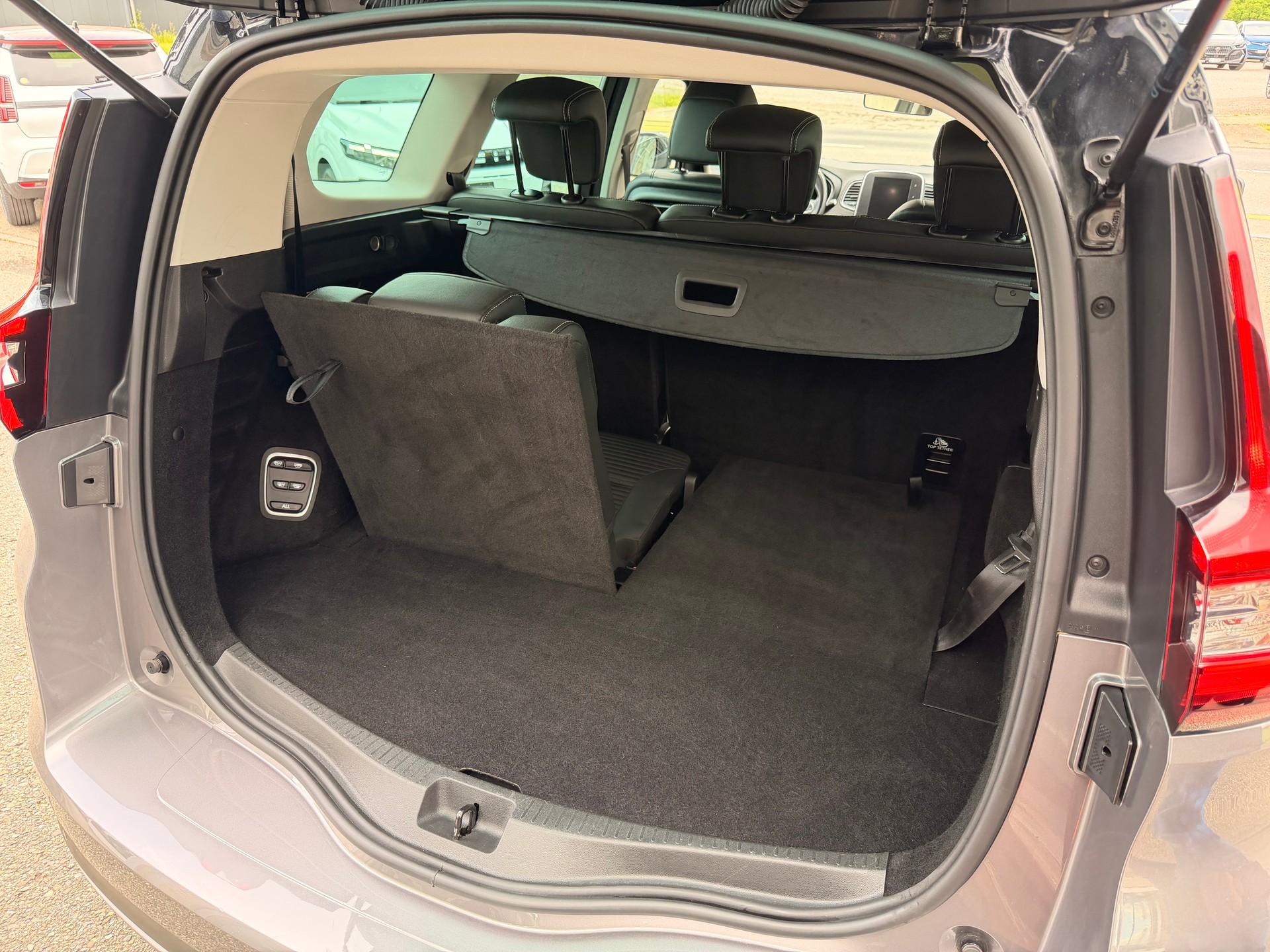 RENAULT Grand Scénic 1.3 TCe 140 Intens-image-5
