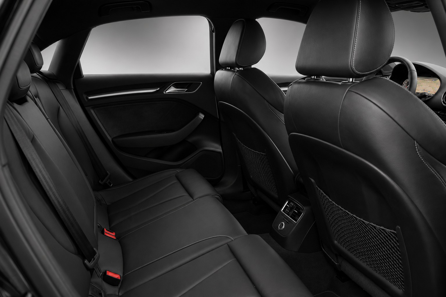 AUDI RS3 Limousine 2.5 TSI quattro S-tronic-image-11