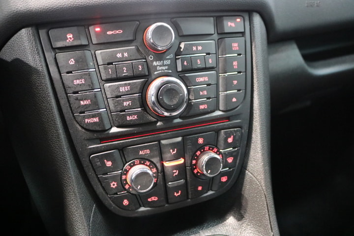 OPEL Meriva 1.4 Turbo Cosmo-image-26
