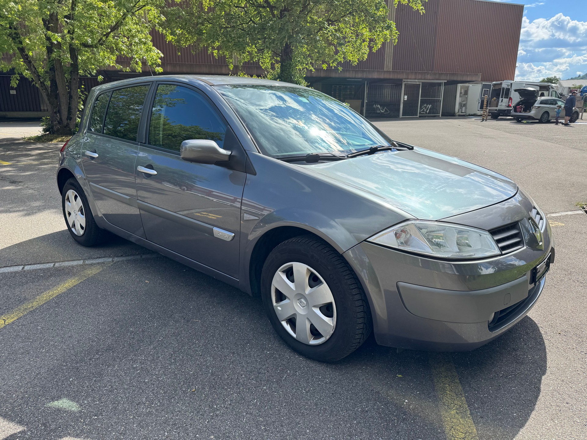 RENAULT Mégane 1.6 16V Authentique Confort-image-4