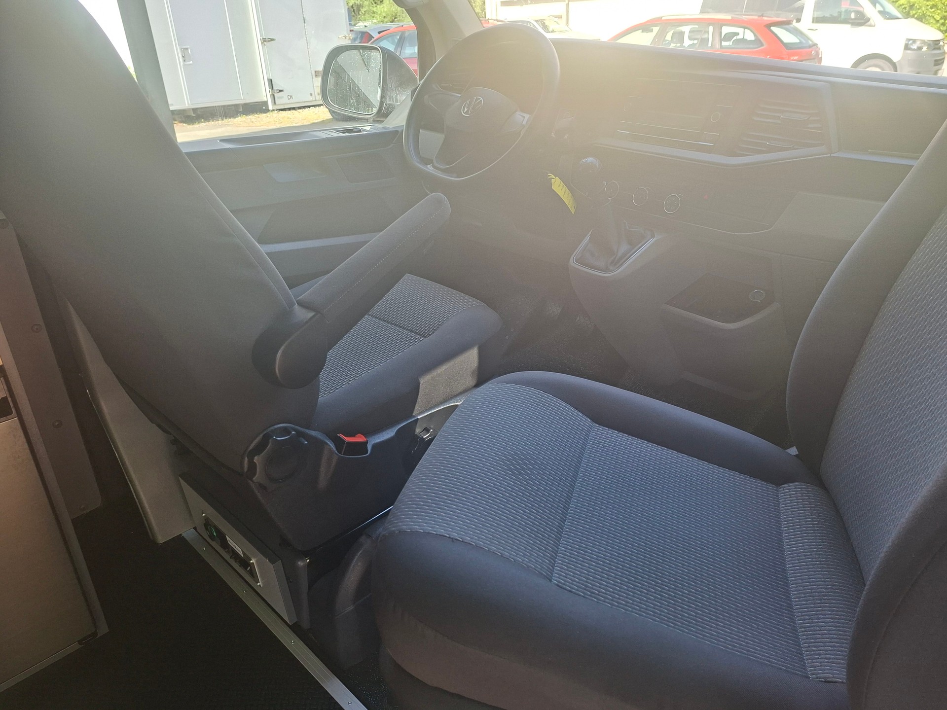 VW T6.1 2.0TDI 150PS MAREMONTI COMFORT CAMPER 5SITZE-image-6