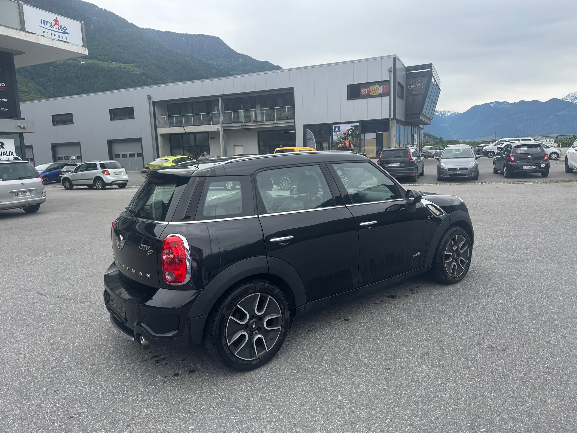 MINI Countryman Cooper SD ALL4 Snowhill-image-1